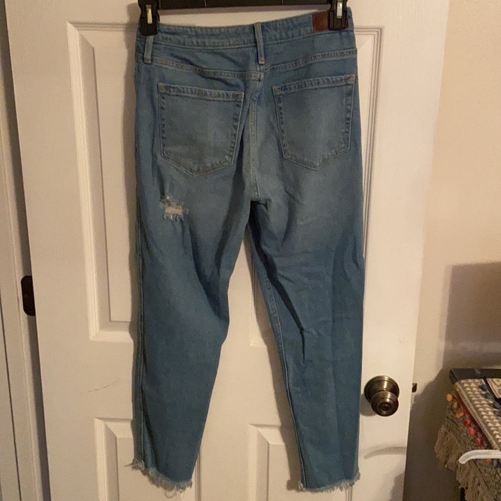 Hollister ripped jeans - Picture 2 of 4